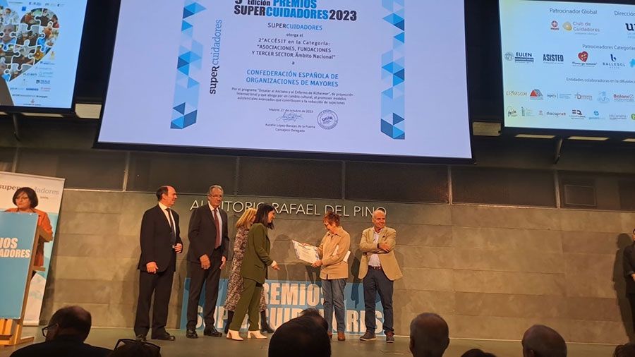 CEOMA, 2º Accésit en los Premios 'Supercuidadores' por su programa 'Desatar'. Foto: CEOMA