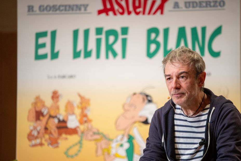 El poblado de Astérix se enfrenta a un nuevo enemigo que cuestiona sus ideas en 'El lirio blanco'