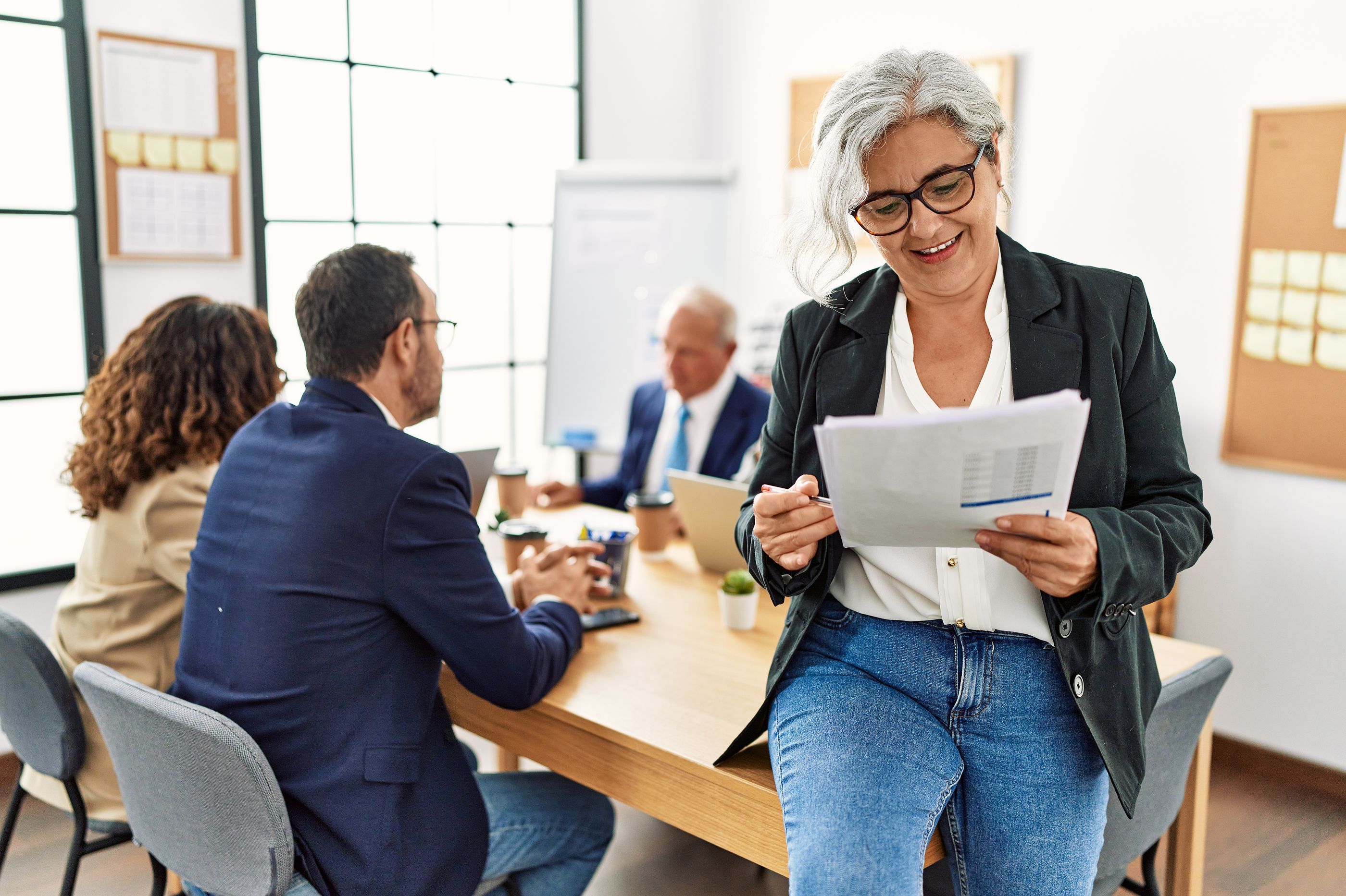 Al mercado laboral le salen canas: los sénior serán cada vez más decisivos en la economía española. Foto: Bigstock