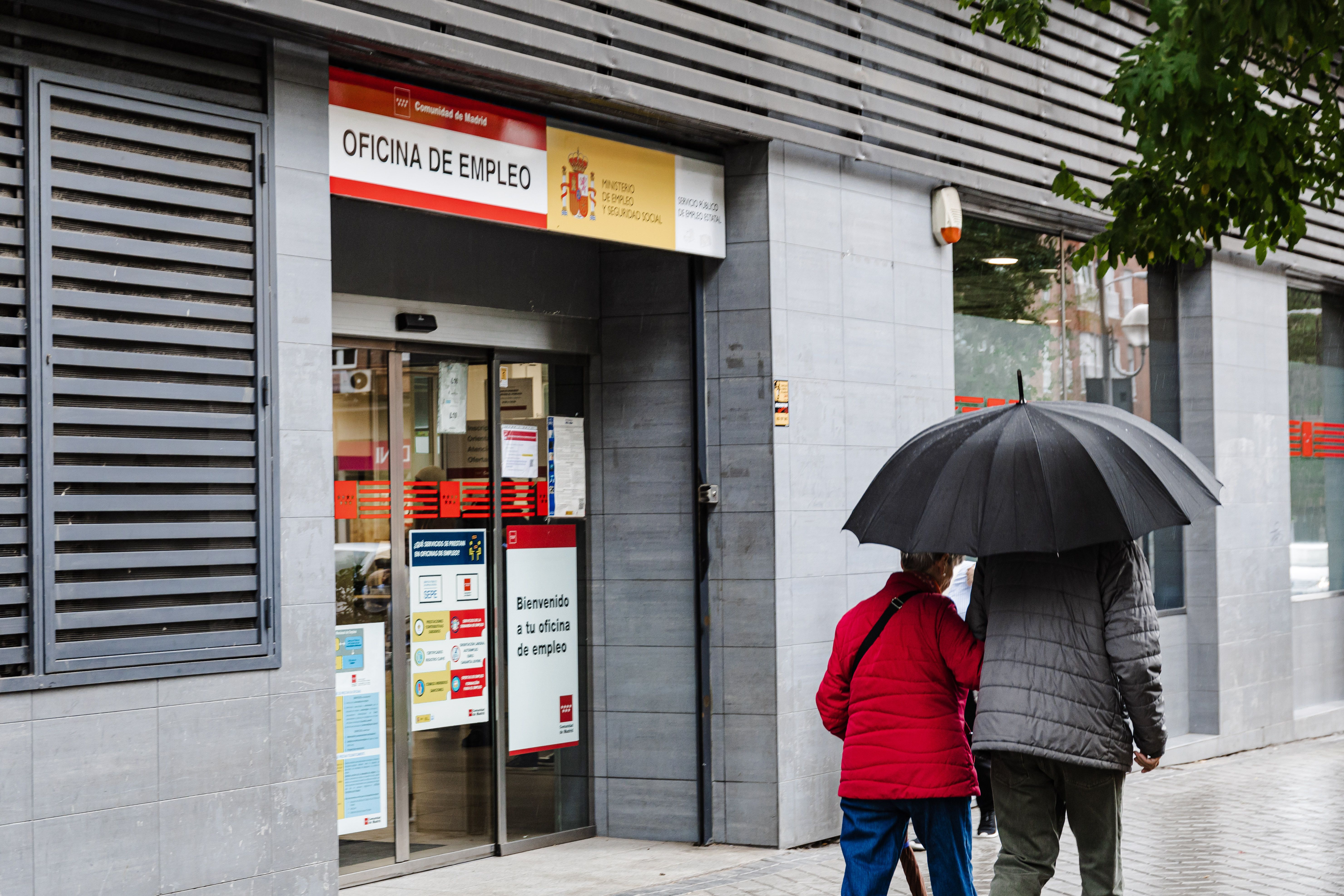 España crea 92.862 empleos en el peor octubre desde 2015 mientras el paro sube en 36.936 personas