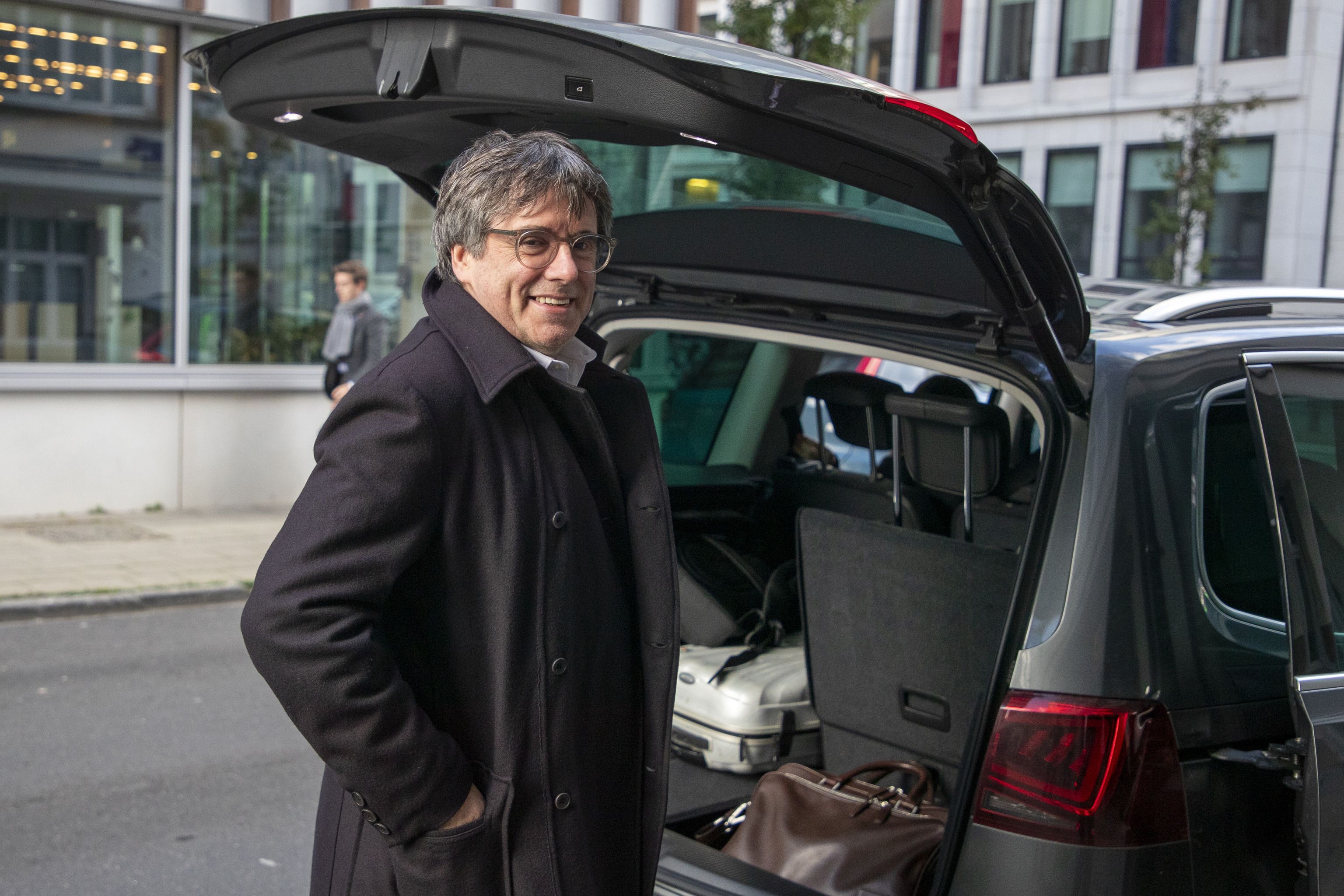 El juez investiga por terrorismo a Puigdemont y Marta Rovira en la causa de Tsunami Democràtic El juez investiga por terrorismo a Puigdemont y Marta Rovira en la causa de Tsunami Democràtic