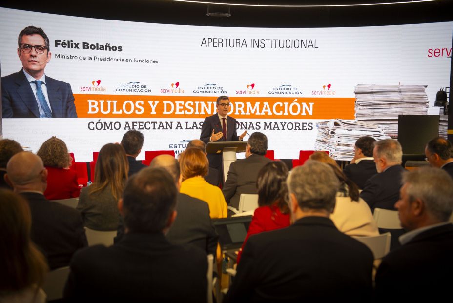 Los mayores, carne de cañón para los bulos sobre política y salud. Foto: Servimedia TV