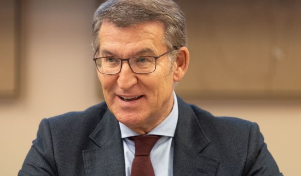 El CIS coloca al PP 2,6 puntos por delante del PSOE en plena negociación de la amnistía El CIS coloca al PP 2,6 puntos por delante del PSOE en plena negociación de la amnistía
