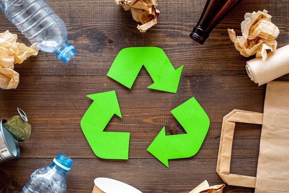 El importante separar la basura con el reciclaje