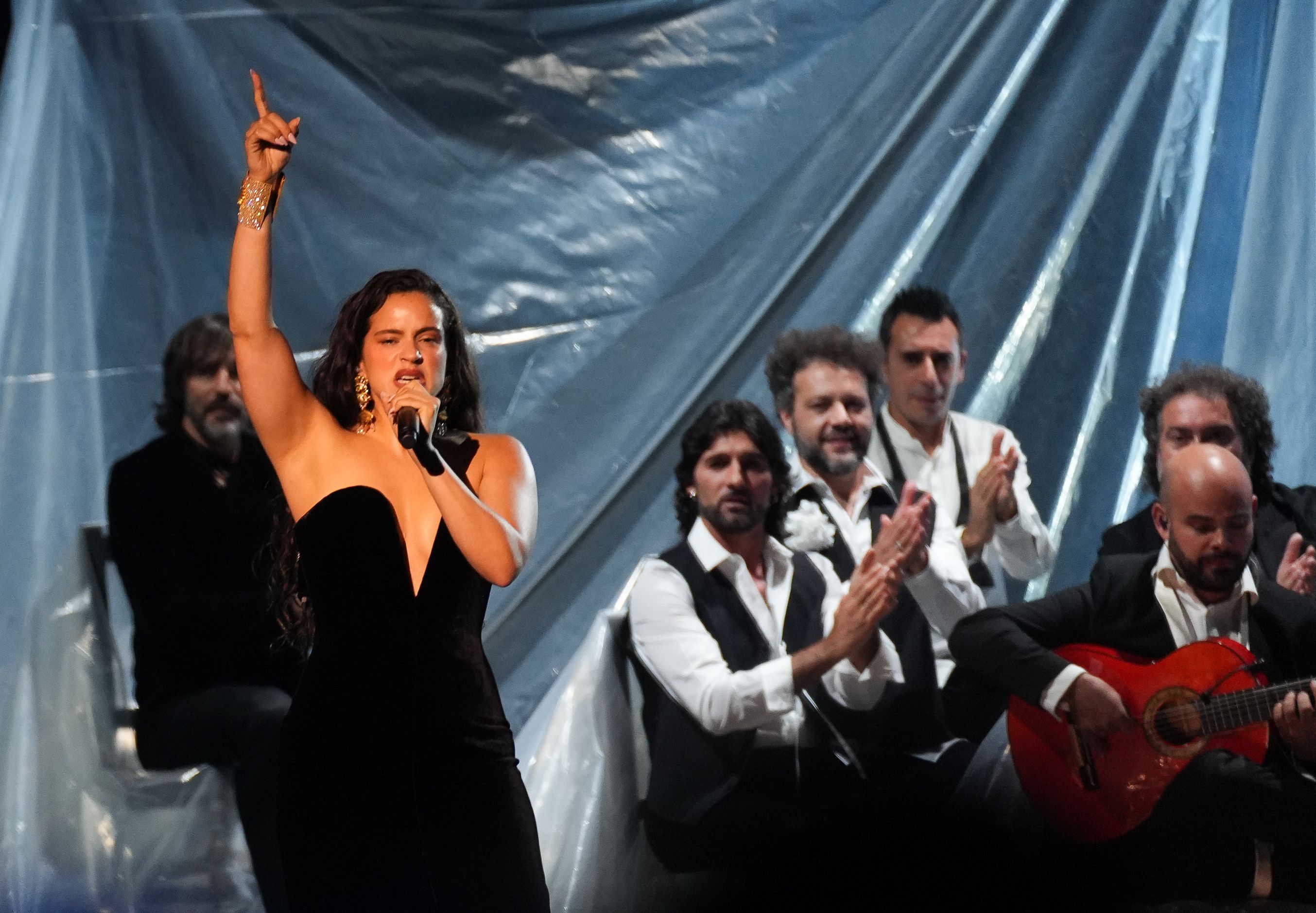 VÍDEO: La impresionante actuación de Rosalía en los Latin Grammy 2023
