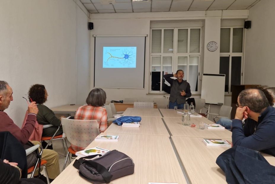 Miguel Anxo Álvarez presenta su libro 'La memoria de las personas mayores'