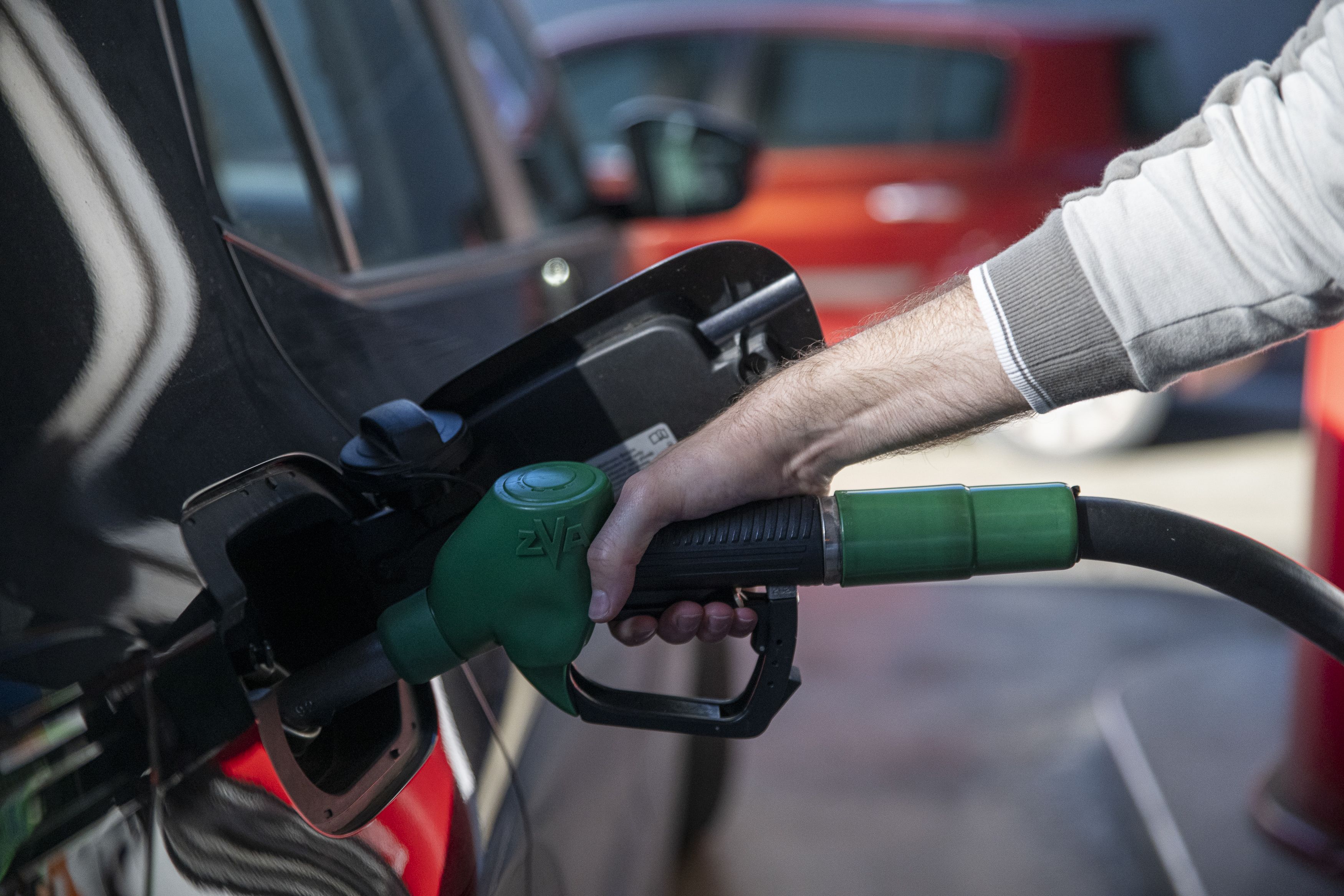 La prueba para saber si una gasolinera te engaña con la cantidad de combustible que pone. Foto: Europa Press