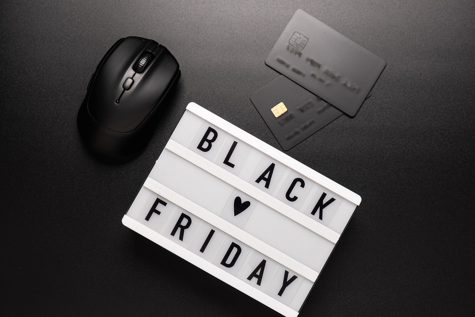 La banca se suma al Black Friday con promociones que dejan fuera a los mayores menos digitalizados. Foto: bigstock