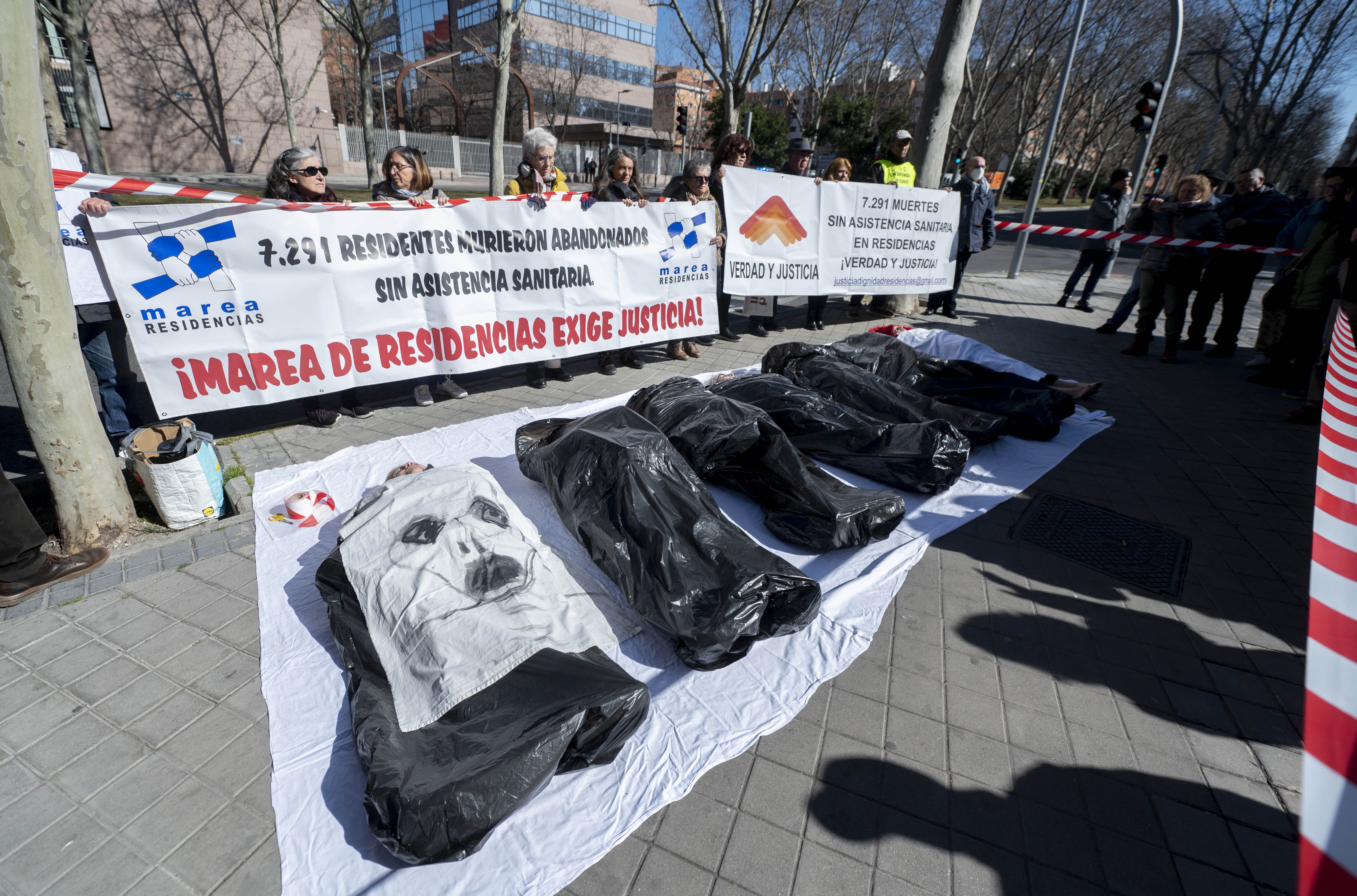 Los familiares de víctimas de la pandemia en las residencias no se rinden: "Queremos justicia"