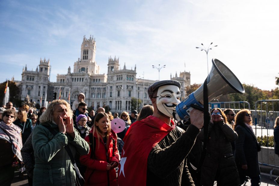 EuropaPress 5601560 varias personas manifestacion memoria residentes fallecidos primera ola