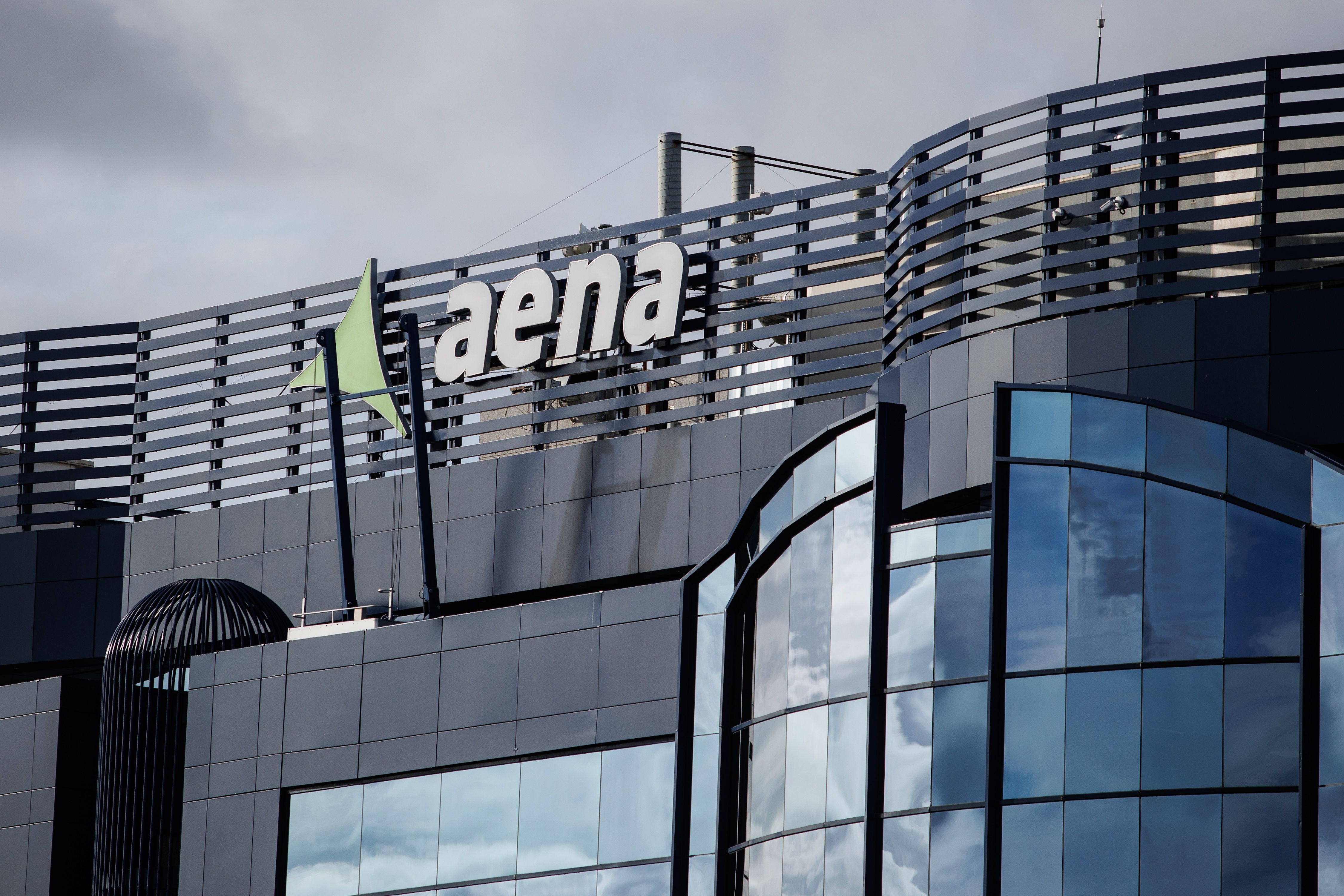 Hacienda resuelve en contra de otro concurso de Aena recurrido por Tecniberia