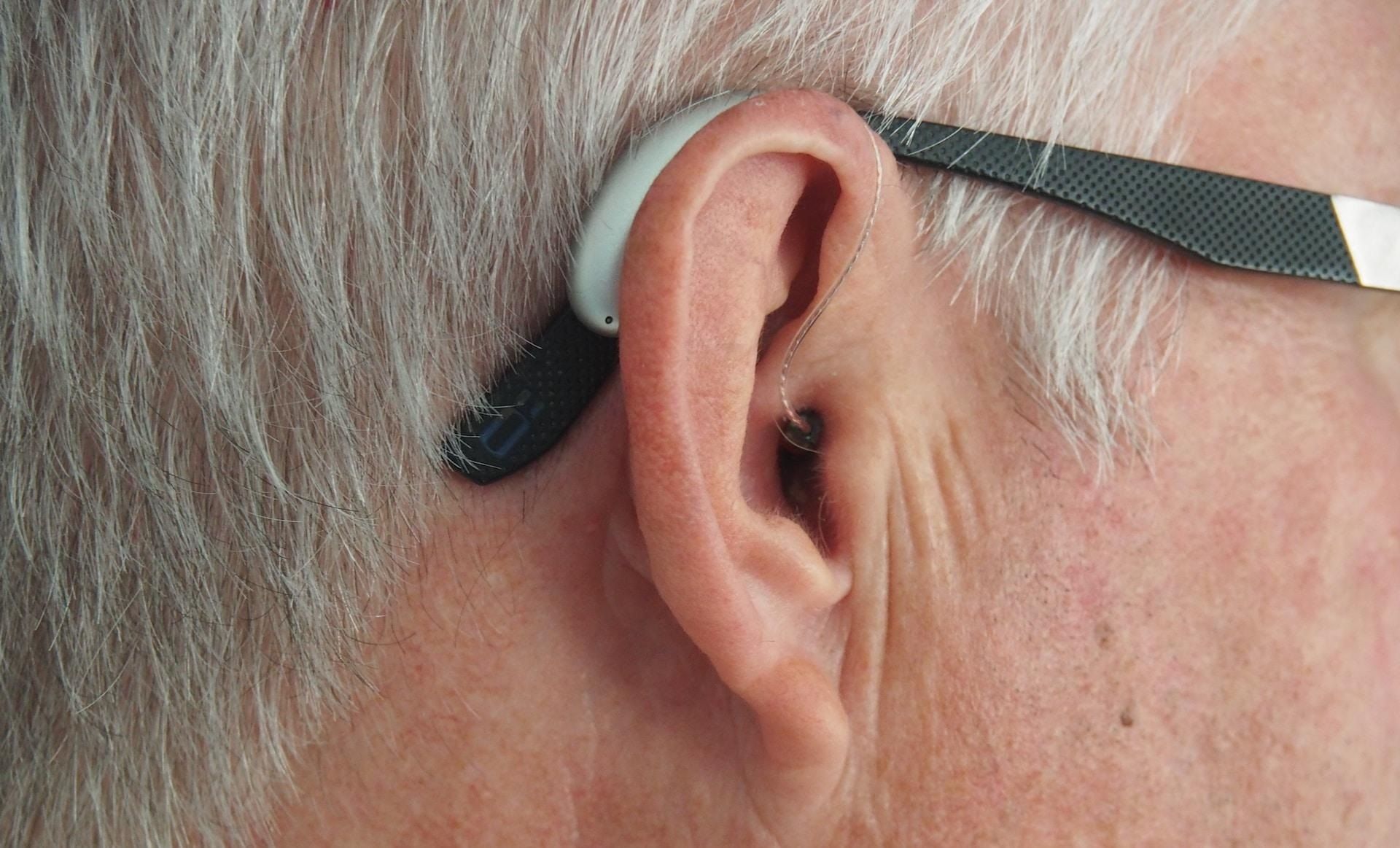 La pérdida de audición puede ser el origen de la demencia