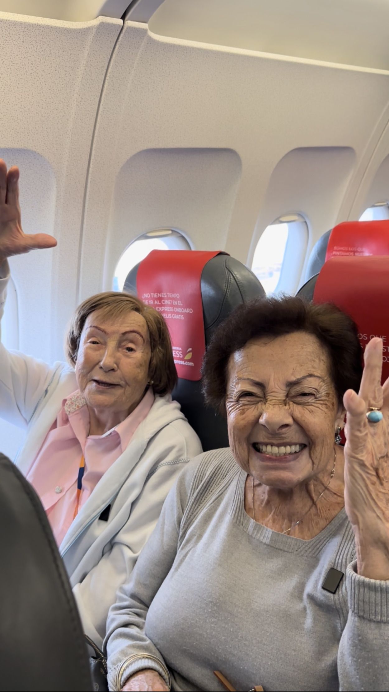 VÍDEO: Ángela cumple a los 97 años su sueño de viajar a Canarias junto a su hermana