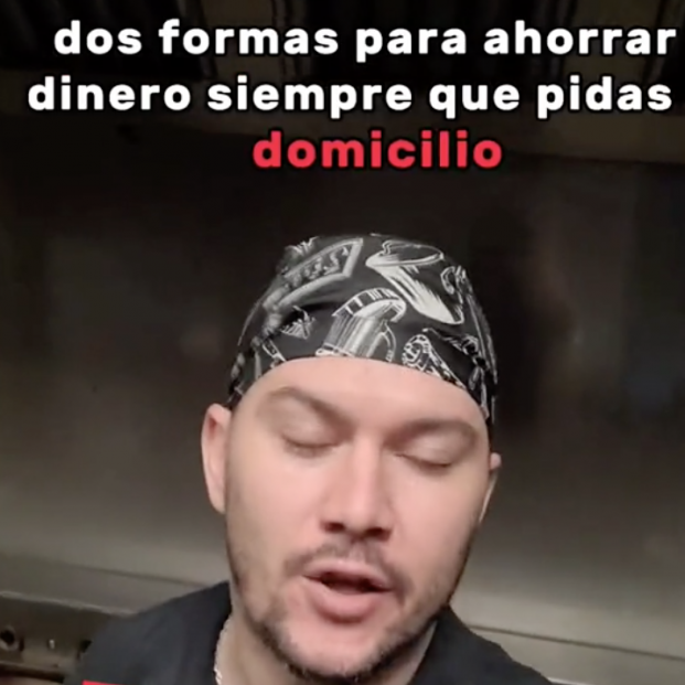 Un cocinero revela dos trucos para ahorrar dinero al pedir comida a domicilio. Foto: TikTok Un cocinero revela dos trucos para ahorrar dinero al pedir comida a domicilio. Foto: TikTok