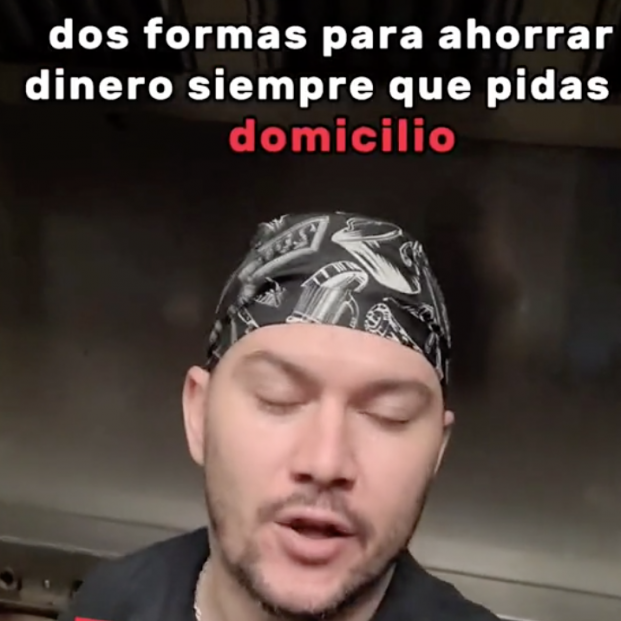 Un cocinero revela dos trucos para ahorrar dinero al pedir comida a domicilio. Foto: TikTok