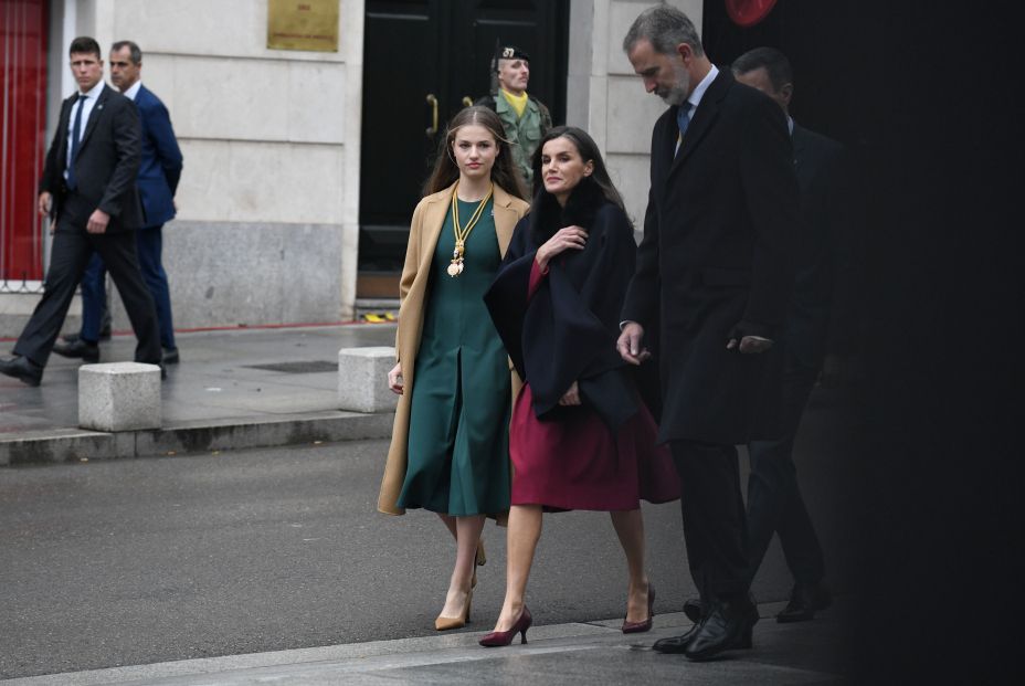 El Rey pide a los políticos "una España sólida y unida, sin divisiones ni enfrentamientos" El Rey pide a los políticos "una España sólida y unida, sin divisiones ni enfrentamientos"