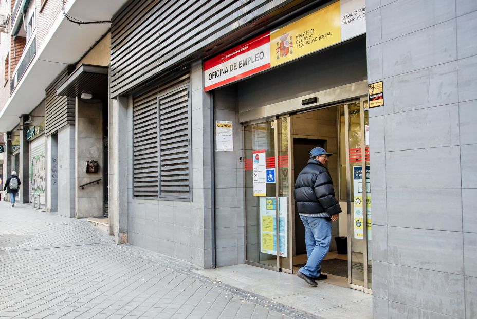 El Gobierno planea aumentar el subsidio por desempleo de 480 a 660 euros