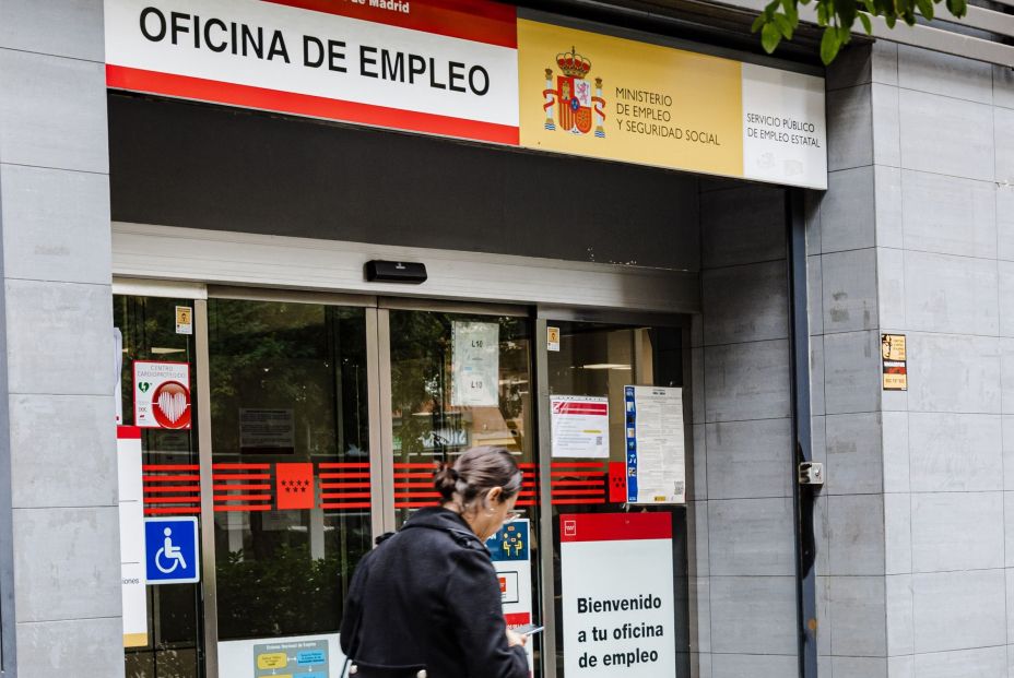 Sindicatos y patronal rechazan la reforma del subsidio de paro del Gobierno por "insuficiente"