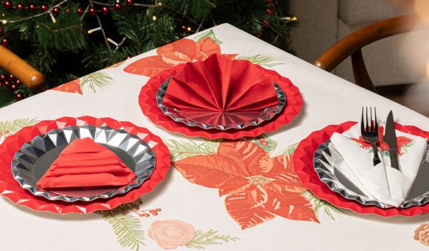 Tres ideas creativas para doblar tus servilletas estas Navidades