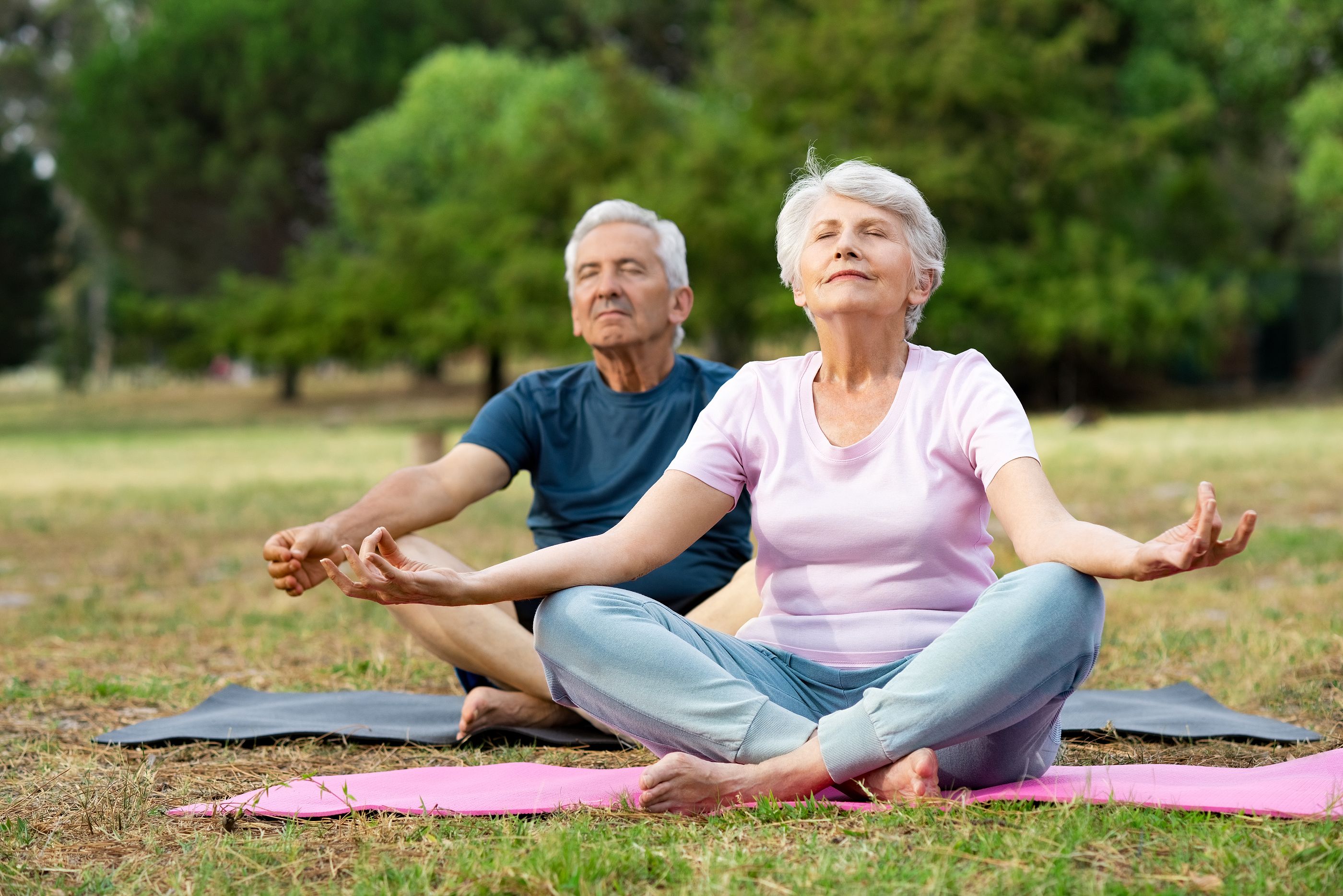 Descubren cómo puede ayudar la meditación en el bienestar de las personas mayores. Foto: Bigstock