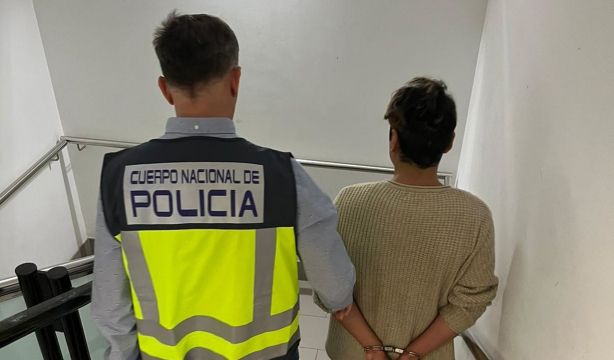 Detenido un trabajador de una residencia de mayores por instalar una cámara oculta en un baño