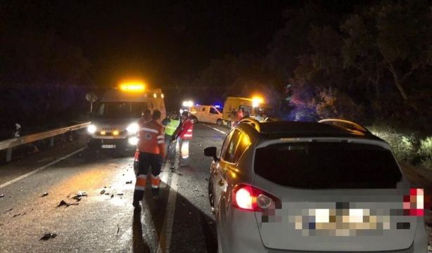 Mueren dos jóvenes de 19 y 23 años al chocar contra un árbol en Montblanc