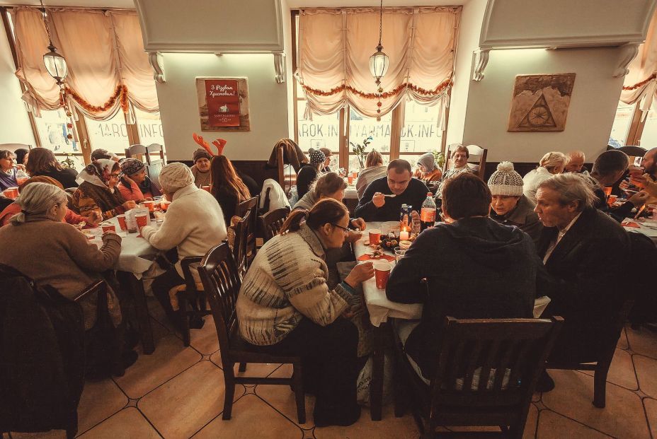 Uno de cada cinco españoles rechazará acudir a las comidas y cenas navideñas en el último momento Uno de cada cinco españoles rechazará acudir a las comidas y cenas navideñas en el último momento
