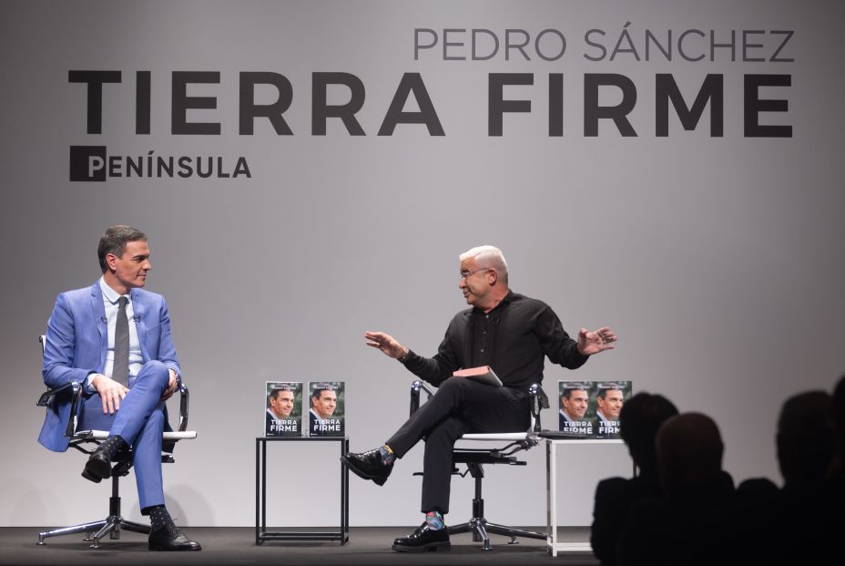 Sánchez bromea sobre el mediador y ve "extraordinariamente graves" las palabras de Abascal sobre él Sánchez bromea sobre el mediador y ve "extraordinariamente graves" las palabras de Abascal sobre él