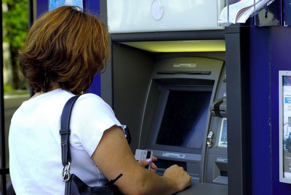 ¿Puede mi banco modificar el límite de gasto de mis tarjetas sin consultármelo? ¿Puede mi banco modificar el límite de gasto de mis tarjetas sin consultármelo?