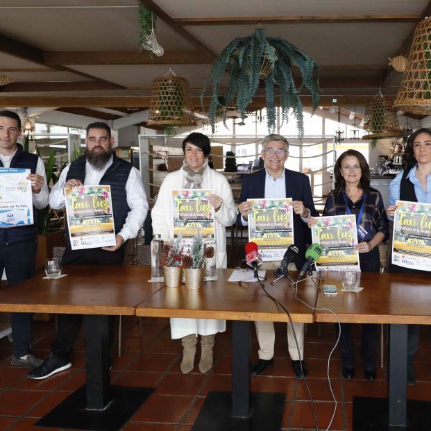 Taxis solidarios llevarán a personas mayores a ver las luces de Navidad. Foto: Europa Press