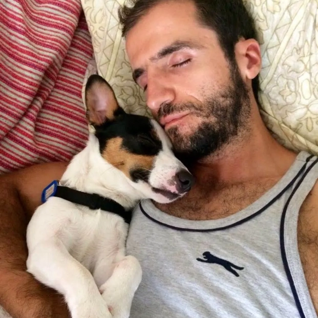 Ofrece mil euros de recompensa por encontrar a su perro ‘Zorro’: "Lo es todo para mí" Ofrece mil euros de recompensa por encontrar a su perro ‘Zorro’: "Lo es todo para mí"