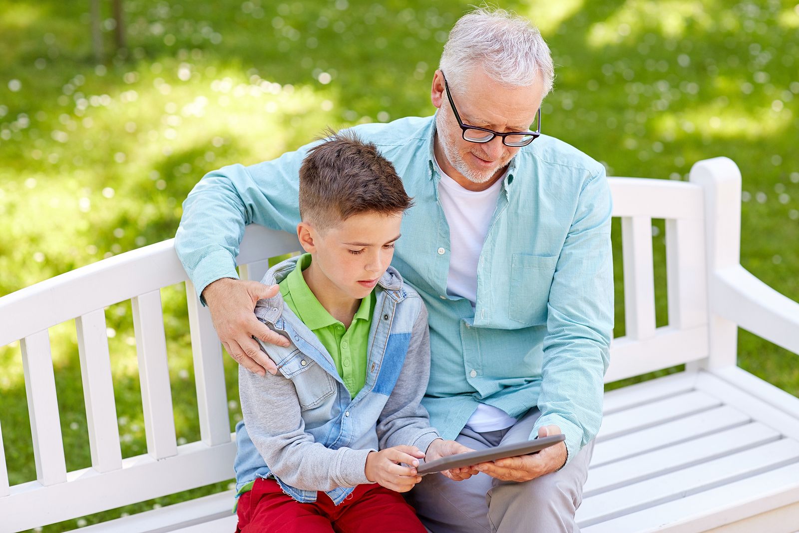 Abuelos cada vez más involucrados en la educación de sus nietos