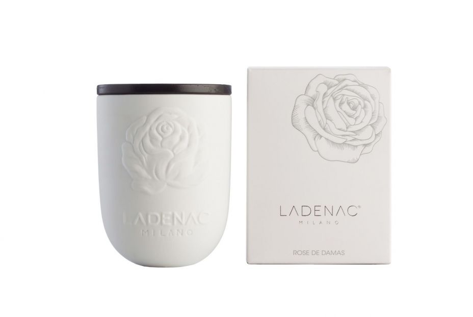 Vela de 200 g., de la exclusiva marca Ladenac, con Rosa de Damasco, la reina de las rosas por excelencia (42 €).