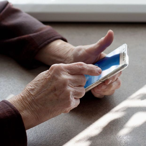 El edadismo y la brecha digital, barreras para la garantía de derechos de las personas mayores
