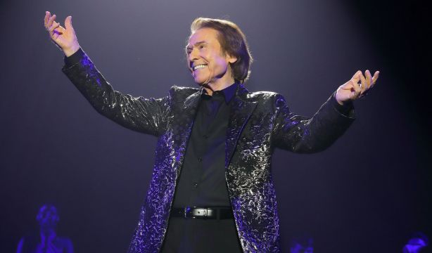 Raphael anuncia las fechas de su 'Gira Victoria 2024' en la que recorrerá 13 ciudades de España