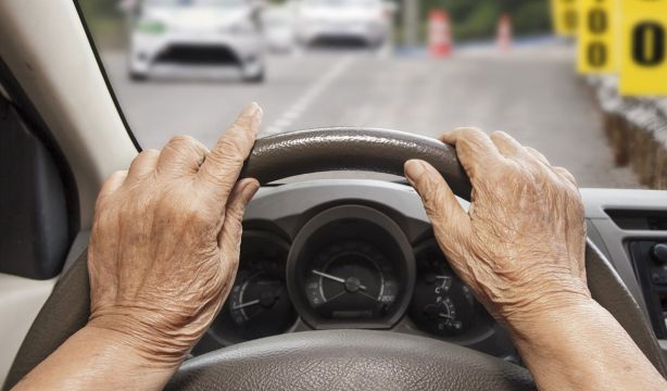 Eligiendo el coche ideal para un jubilado en 2024: beneficios fiscales y consideraciones especiales