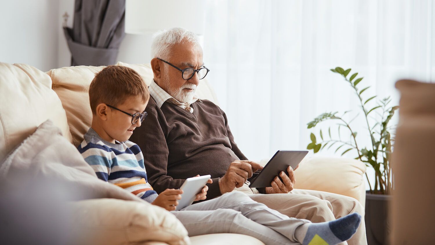 Diccionario para entender a los jóvenes en las reuniones familiares Diccionario para entender a los jóvenes en las reuniones familiares