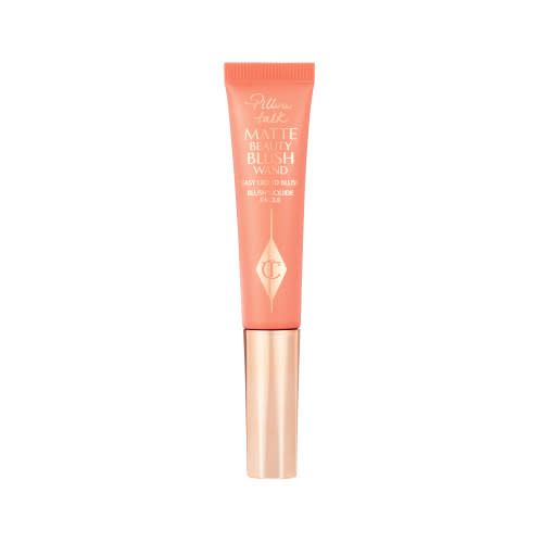 Colorete mate en tono albaricoque, de Charlotte Tilbury (38 €). En charlottetilbury.com. 