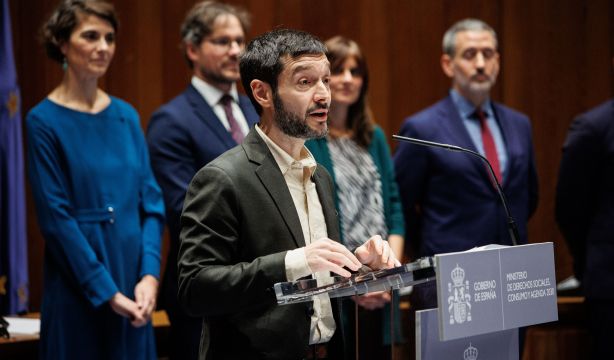 El Gobierno extenderá de 16 a 20 semanas el permiso de paternidad
