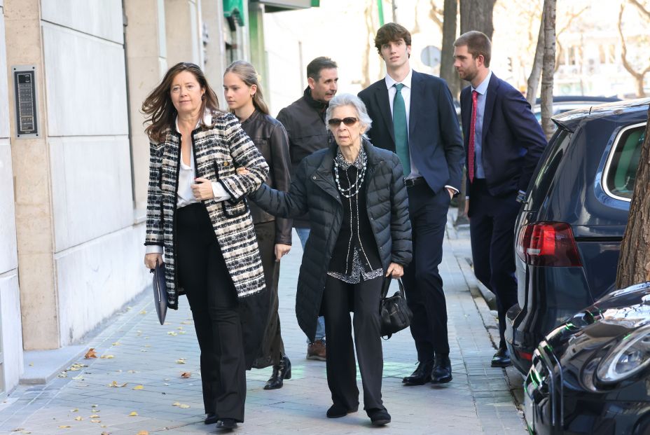 FOTOS: El 60 cumpleaños de la Infanta Elena reúne en Madrid a la familia real al completo FOTOS: El 60 cumpleaños de la Infanta Elena reúne en Madrid a la familia real al completo