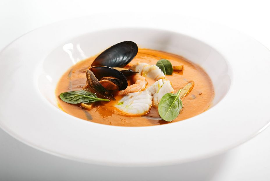 Esta es la receta con la que Rafuel triunfa en las fiestas: sopa bullabesa. Foto: bigstock