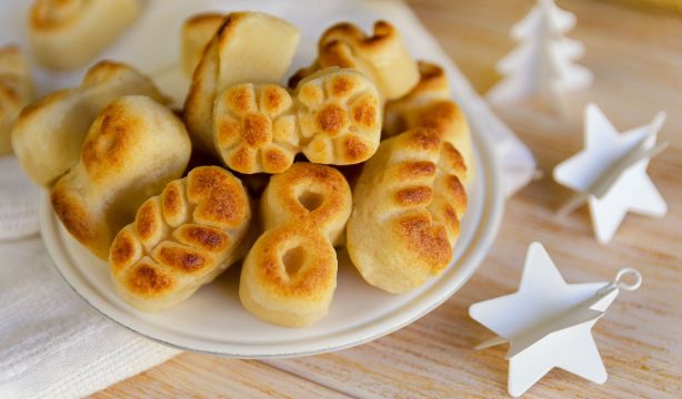 De ruta tras los postres madrileños imprescindibles en Navidad: del Roscón a los dulces de convento. Foto: Bigstock