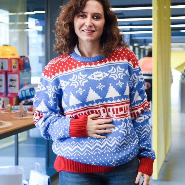 Locura con el jersey navideño de Metro de Madrid, que bate todos los récords de ventas
