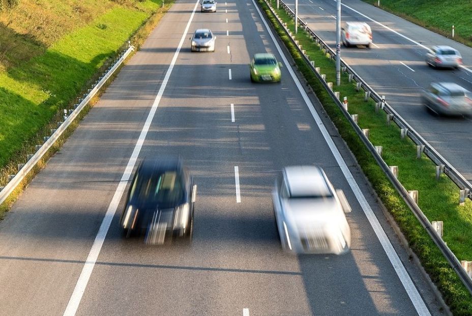bigstock autopistas peajes suben 2024