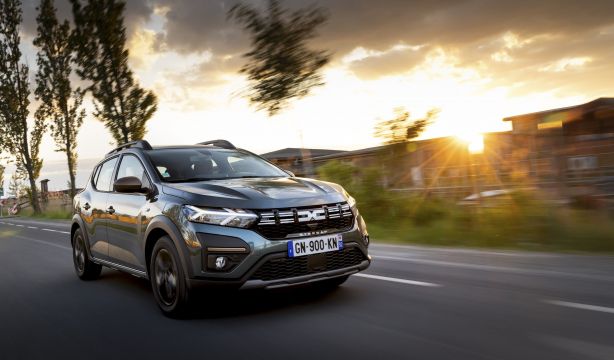 Estas son las marcas y los modelos de coches más vendidos de 2023
