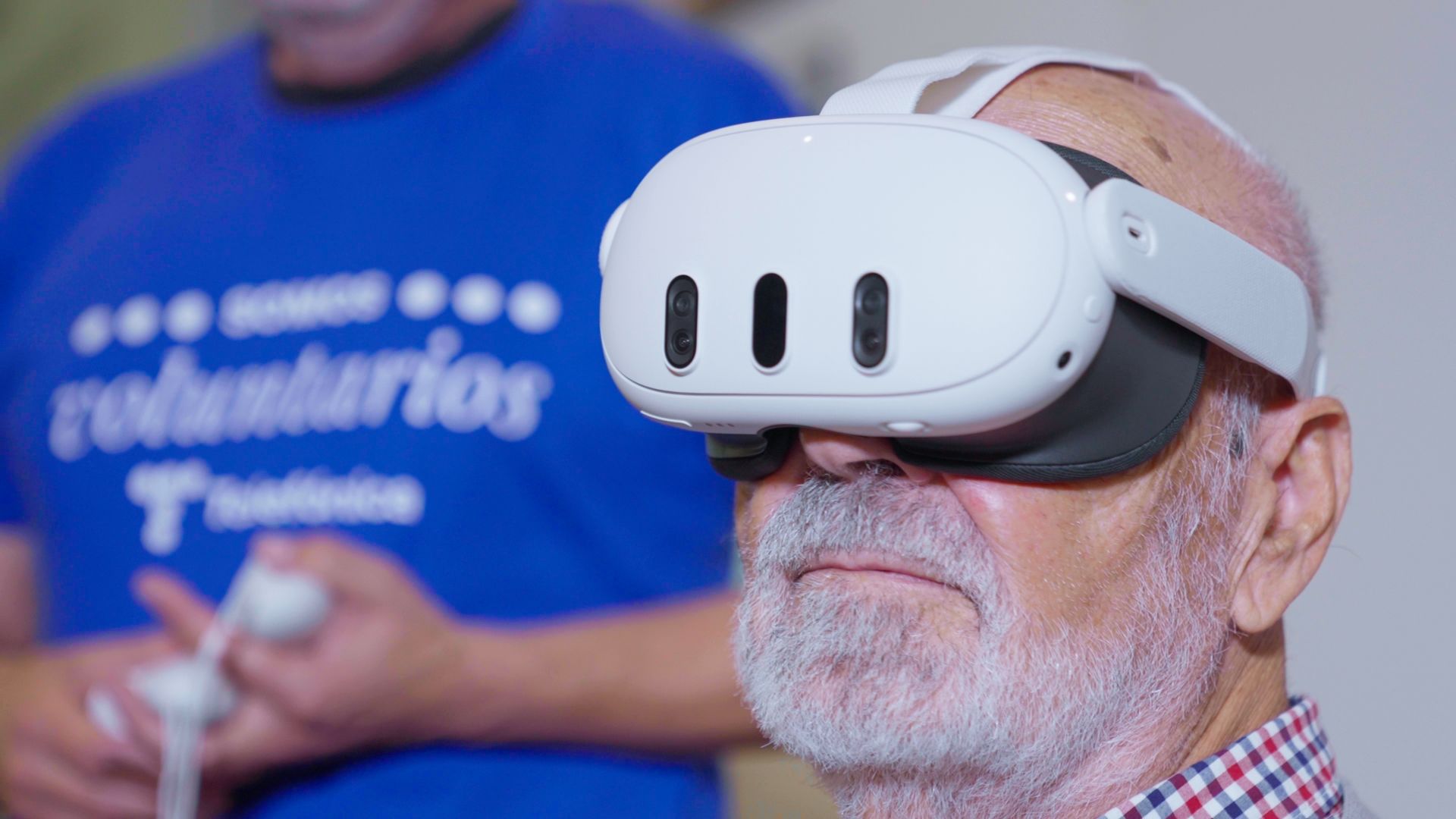 Telefónica y Meta se alían para impulsar el acceso a la Realidad Virtual de los mayores