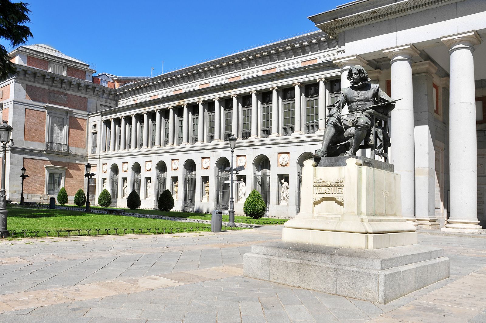 El Museo del Prado consigue un nuevo récord de visitantes en 2023 (Bigstock)