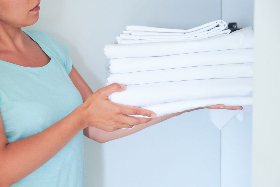 Cómo quitar los desteñidos de la ropa blanca Cómo quitar los desteñidos de la ropa blanca