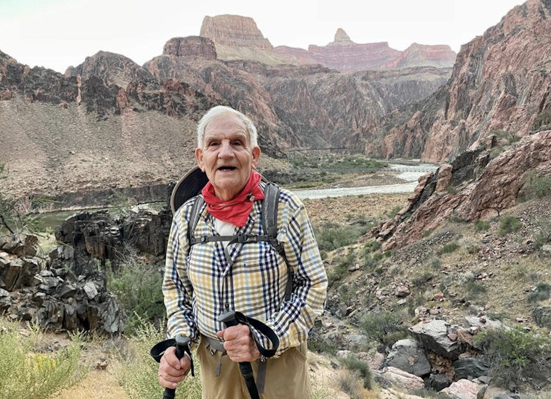 Un español de 92 años bate el récord Guinness al cruzar a pie el Gran Cañón del Colorado