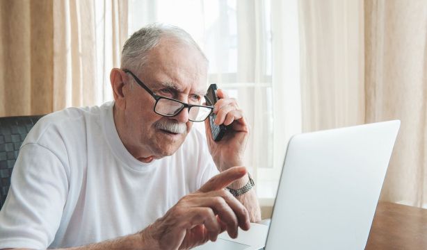El SEPE alerta de una nueva estafa: ojo a los números que empiezan por 800 y 807 